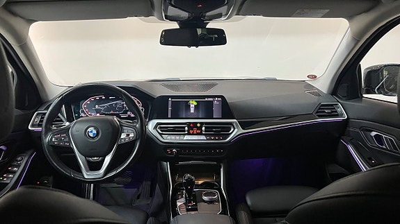 BMW 330e 12 of 23