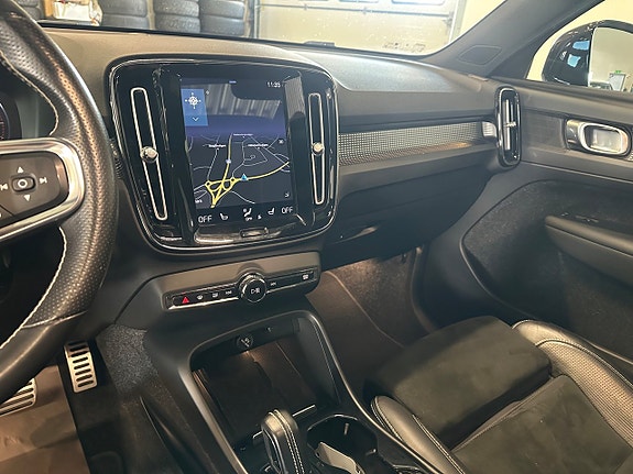 Volvo XC40 9 of 20