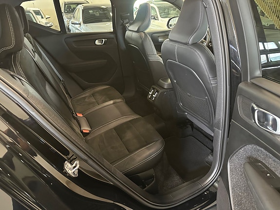 Volvo XC40 15 of 20