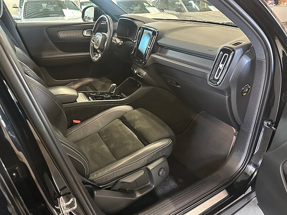 Volvo XC40 16 of 20