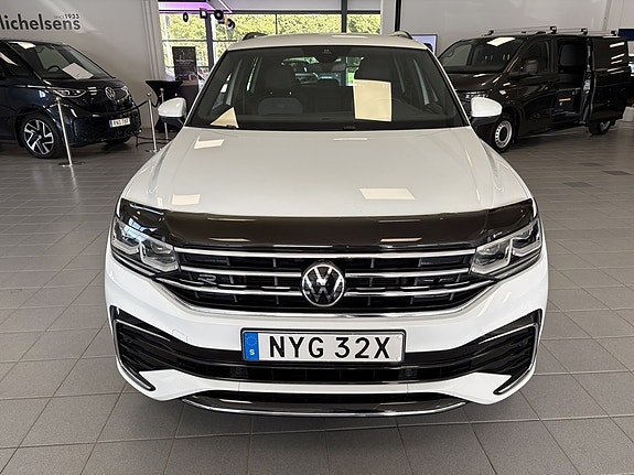 Volkswagen Tiguan 2 of 17