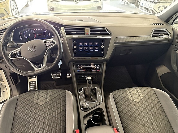Volkswagen Tiguan 10 of 17