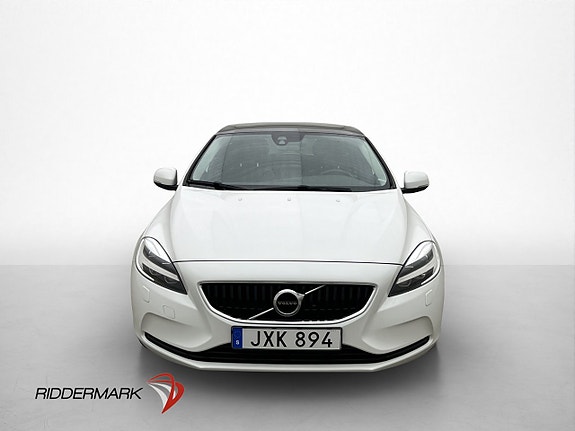 Volvo V40 2 of 29