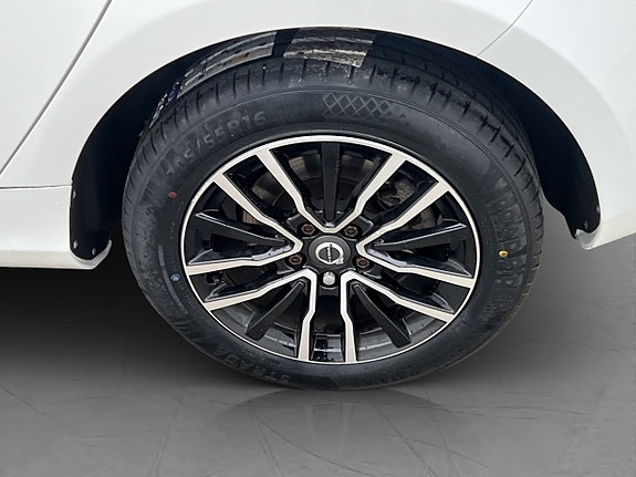Volvo V40 27 of 29