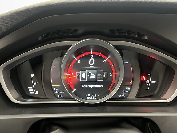 Volvo V40 14 of 29