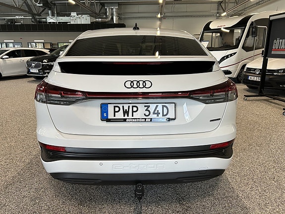 Audi Q4 e-tron 3 of 27