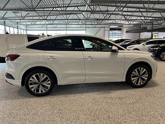 Audi Q4 e-tron 7 of 27