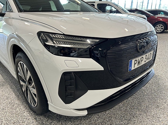 Audi Q4 e-tron 6 of 27