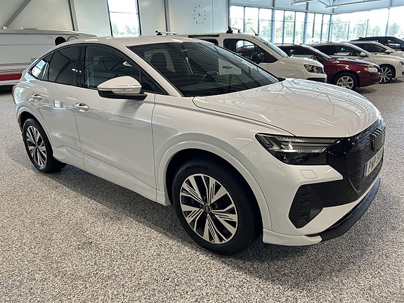 Audi Q4 e-tron 5 of 27