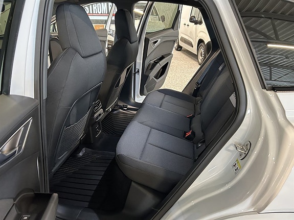 Audi Q4 e-tron 14 of 27