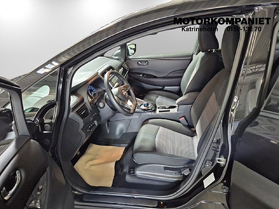 Nissan Leaf 8 of 16