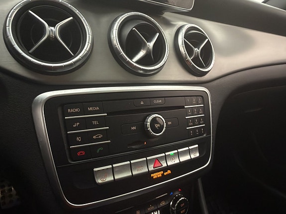 Mercedes-Benz CLA180 22 of 30