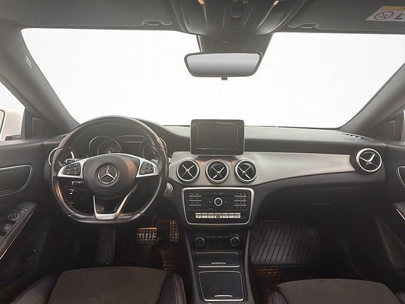 Mercedes-Benz CLA180 13 of 30