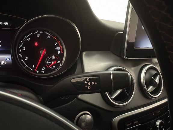 Mercedes-Benz CLA180 19 of 30