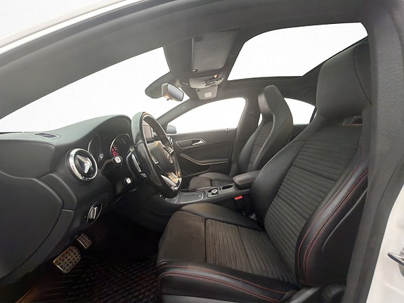 Mercedes-Benz CLA180 11 of 30