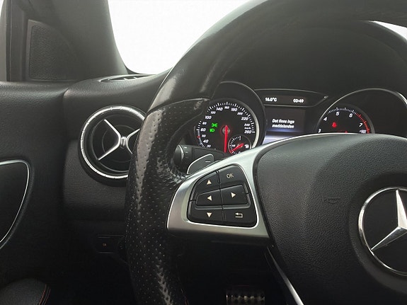 Mercedes-Benz CLA180 16 of 30