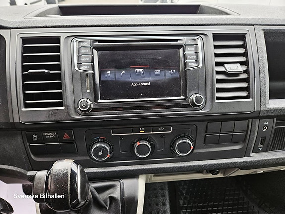 Volkswagen Transporter 18 of 25