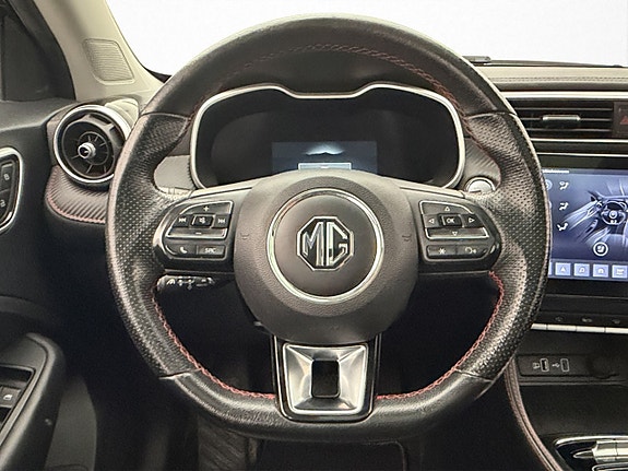 MG ZS 16 of 30
