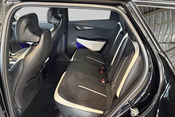Kia EV6 8 of 21
