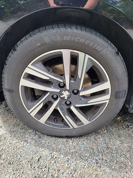Peugeot 208 8 of 10