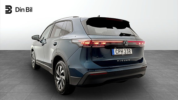 Volkswagen Tiguan 3 of 19