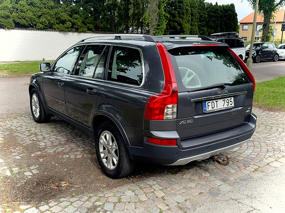 Volvo XC90 4 of 6