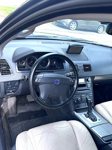 Volvo XC90 5 of 6