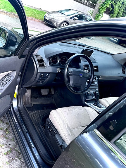 Volvo XC90 6 of 6