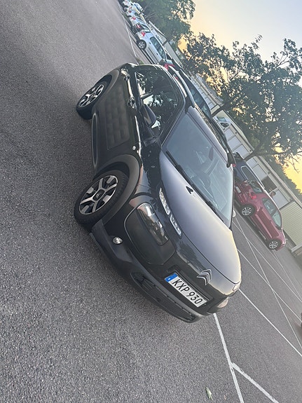 Citroen C4 Cactus 2 of 6