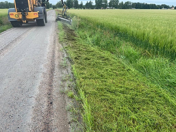 Klipper du vägkanter i skogen spana in denna grymma mulcher 3 of 9