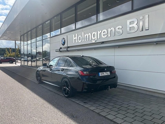 BMW 330e 3 of 4