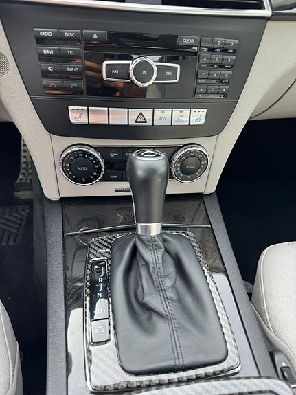 Mercedes-Benz C180 10 of 12