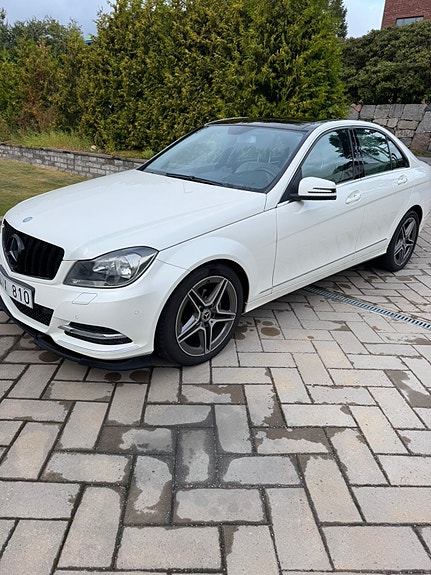 Mercedes-Benz C180 3 of 12