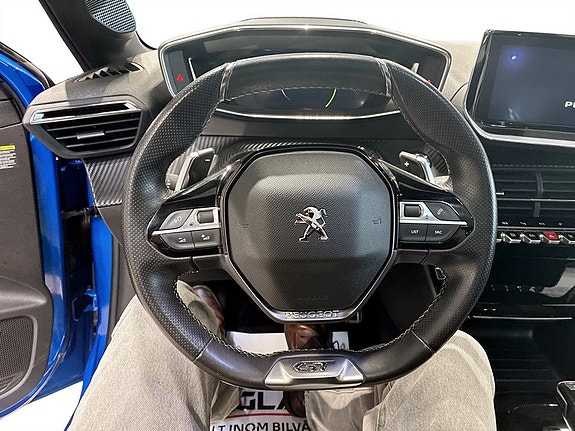 Peugeot 208 8 of 18