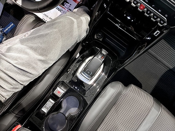 Peugeot 208 13 of 18