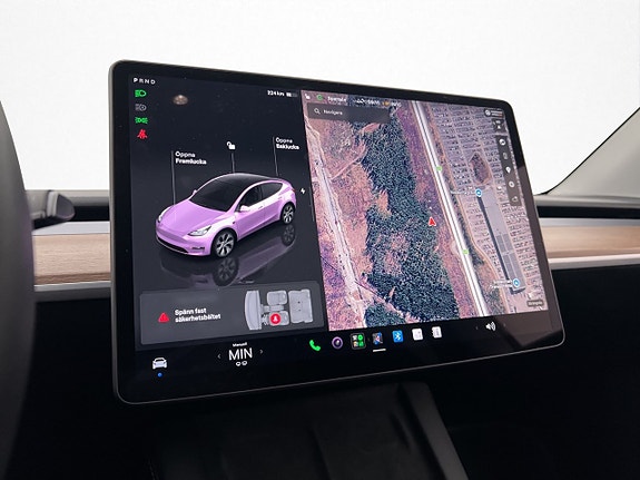 Tesla Model Y 19 of 30