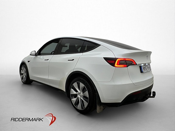 Tesla Model Y 5 of 30