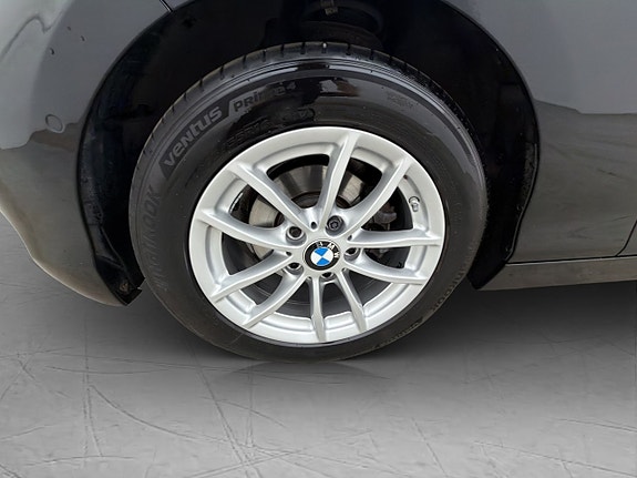 BMW 118i 25 of 28
