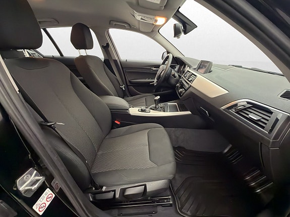 BMW 118i 9 of 28
