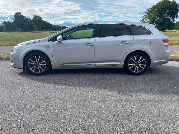 Toyota Avensis 3 of 21