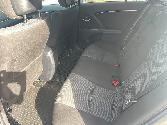 Toyota Avensis 13 of 21