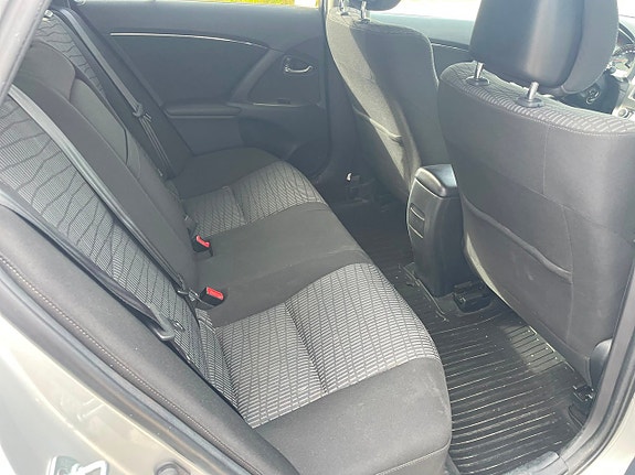 Toyota Avensis 10 of 21