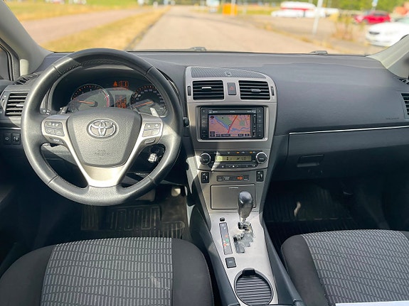 Toyota Avensis 6 of 21