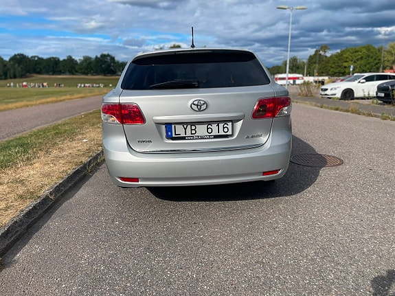 Toyota Avensis 5 of 21