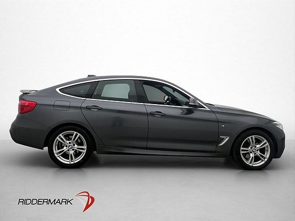 BMW 330i 9 of 30