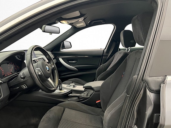 BMW 330i 11 of 30