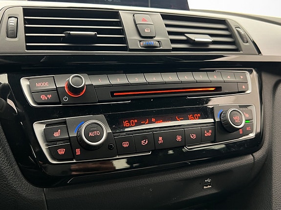 BMW 330i 22 of 30