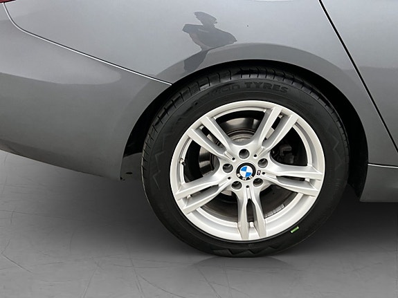 BMW 330i 30 of 30