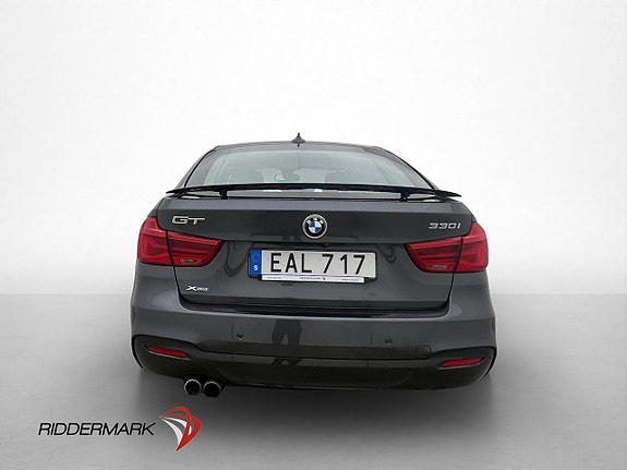 BMW 330i 7 of 30