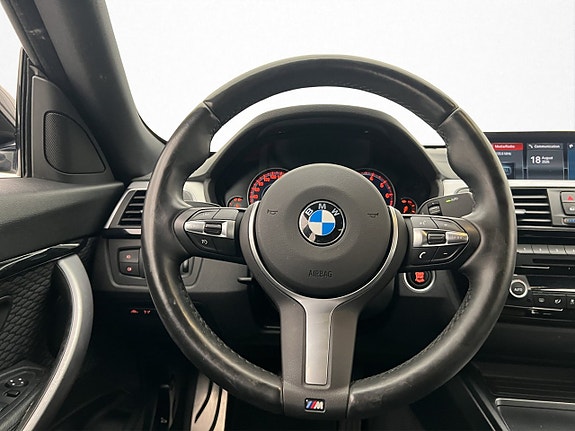 BMW 330i 13 of 30